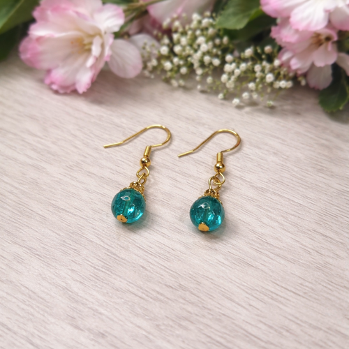Boucles d’oreilles dorées – perles turquoise – style naturel chic