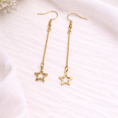Boucles d’oreilles pendantes étoile – dorées