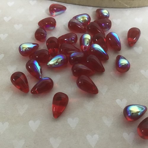 20 perles en verre transparentes goutte rouge 10x5 mm