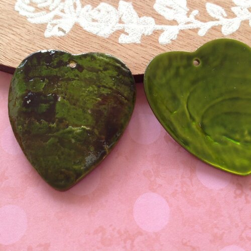 5 pendentifs cœur en nacre vert 32x30 mm