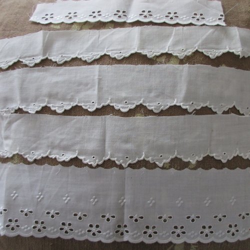  5 festons anciens en broderie anglaise