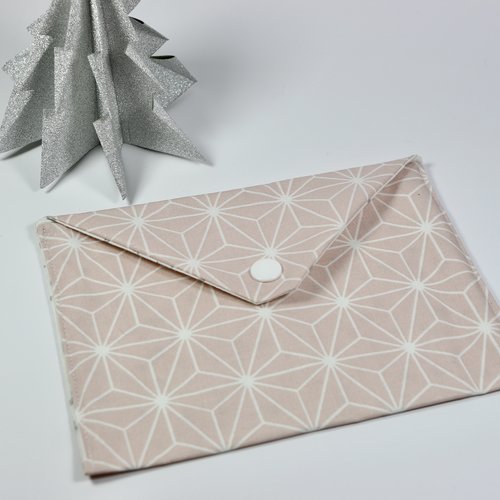 Pochette "enveloppe" rose, étoiles argent.