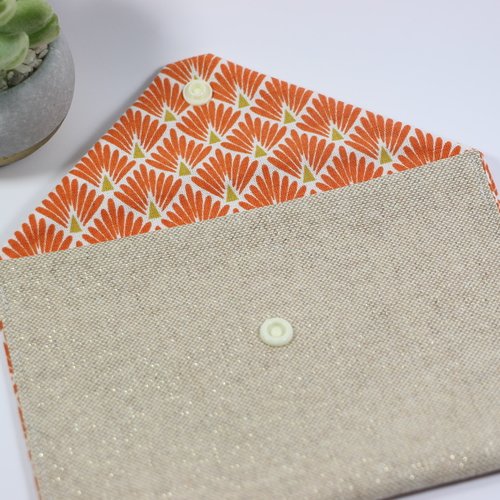 Pochette "enveloppe" lin pailleté éventails orange.