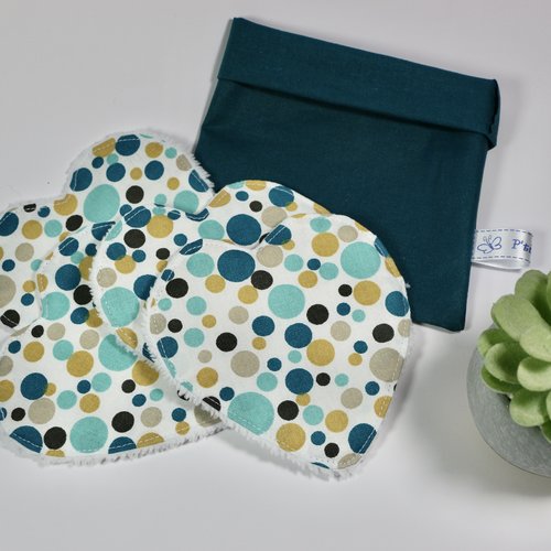 Lingettes coeur, pochette turquoise.