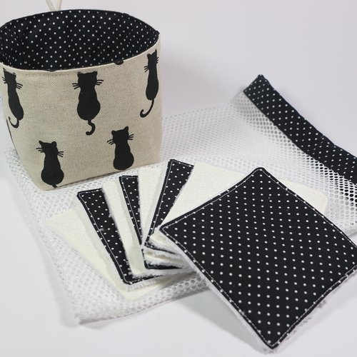 Corbeille, lingettes et filet de lavage " chats ".