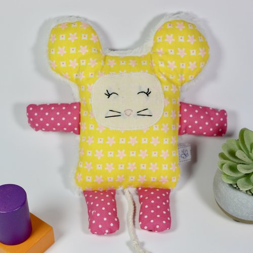 Doudou souriceau jaune.