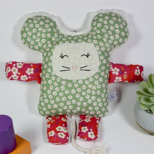 Doudou souriceau vert.