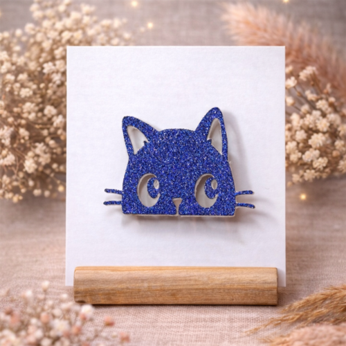 Broche pailletées chat bleu roi– bijou fantaisie chic fait main – accessoire mode femme – création artisanale française