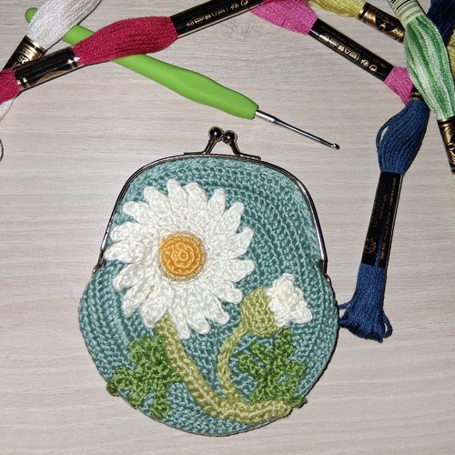 Porte-monnaie marguerite au crochet fait main