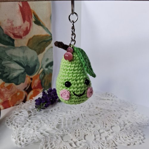Porte-clé petite poire au crochet fait main