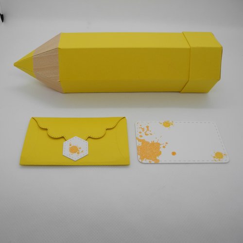Boîte cadeau crayon de couleur - jaune