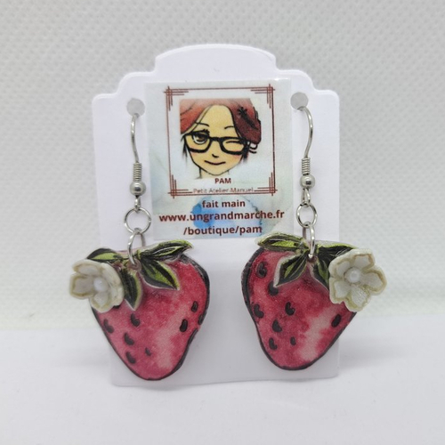 Boucles d'oreilles fraises fleuries
