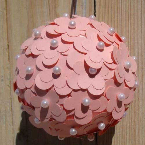 Boule De Fleur En Papier A Suspendre Decoration De Mariage Ou Anniversaire Un Grand Marche