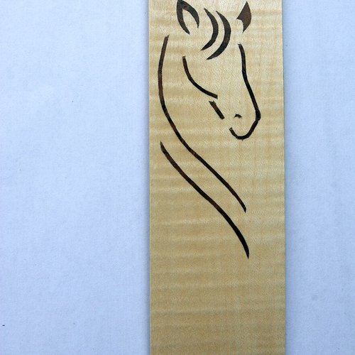 Marque-pages en bois précieux / cheval stylisé
