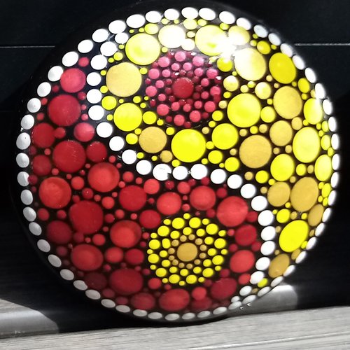 Yin yang rouge et jaune