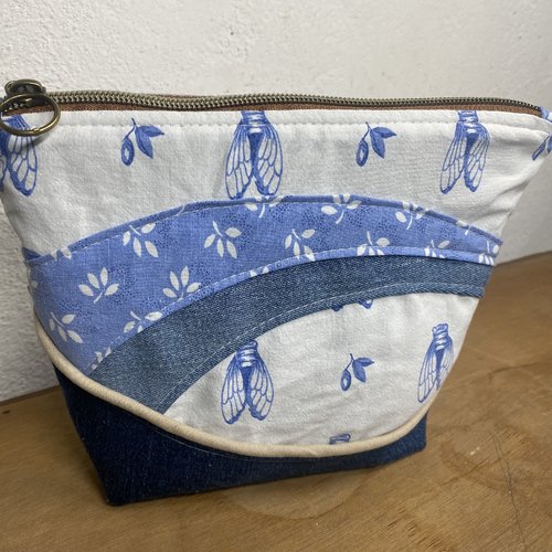 Trousse abeille