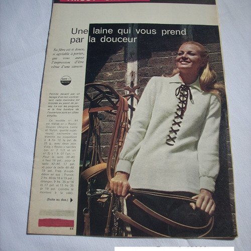 Cahier tricot détachable  vintage magazine modes & travaux février 1971     -  livraison offerte  -