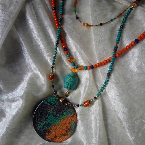 Collier long multi rangs bouddha turquoise ,perles multicolore avec cabochon en bois résiné fait main