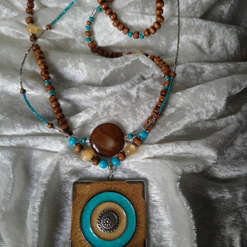 Collier ethnique chic long  turquoise argenté et châtain doré perles et bois,nacre doré et verre,bijoux fait main