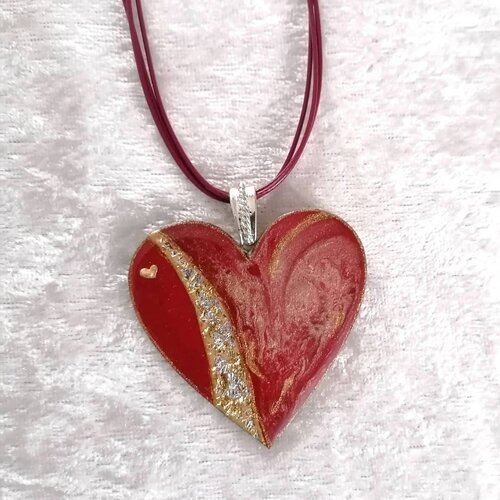 L amour en rouge et doré, collier avec pendentif cœur camaïeu rouge et doré, bijoux fait main