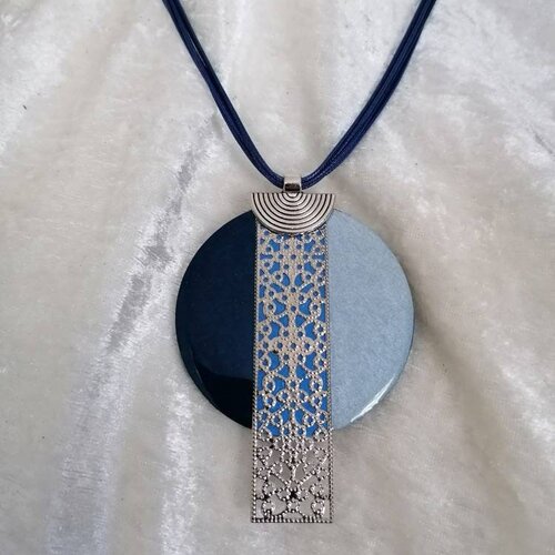 Bijoux femme, bijoux uniques, pendentif camaïeu bleu, bois resiné bleu argenté, bijoux fait main