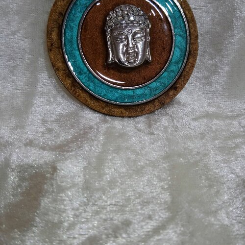 Médaillon bouddha strass argenté sur bois résiné marron glacé turquoise fait main