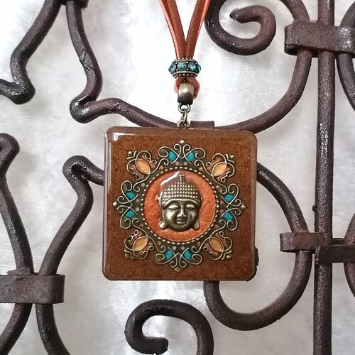 Collier bouddha marron bronze en métal et bois résiné fait main