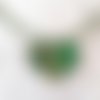 Collier pendentif cœur camaïeu vert, bois resiné fait main