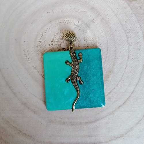 Pendentif salamandre sur bois résiné turquoise