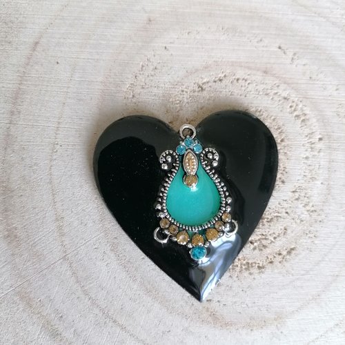 Pendentif coeur noir turquoise argenté en métal strass sur bois résiné