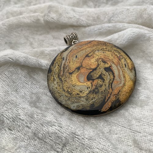 Pendentif en bois