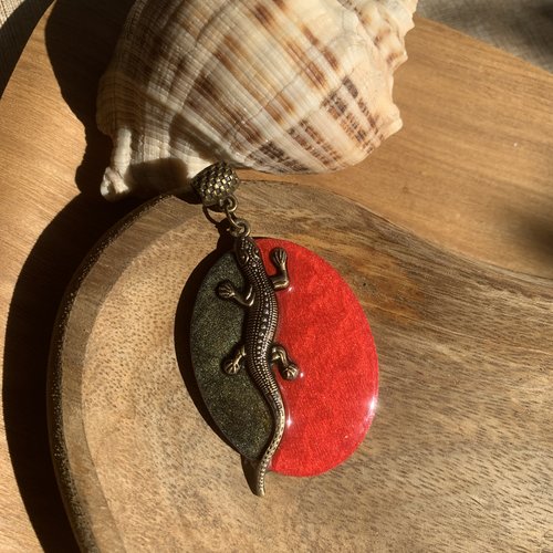 Pendentif salamandre rouge et noir