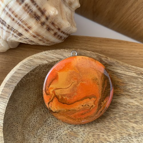 Pendentif camaïeu orangé en bois