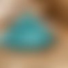 Pendentif camaïeu turquoise nacré triangulaire
