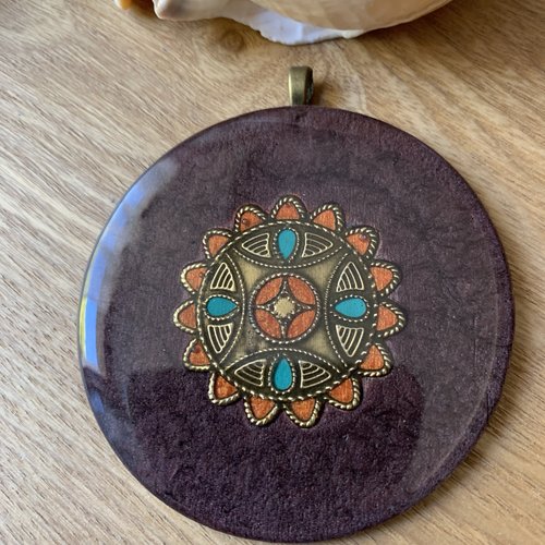 Gros pendentif ethnique de 70 mm