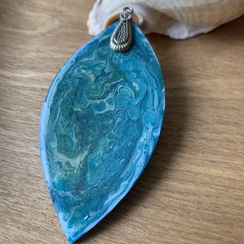 Grand pendentif camaïeu turquoise