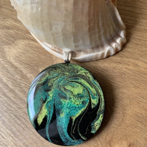 Pendentif en bois résine 50 mm