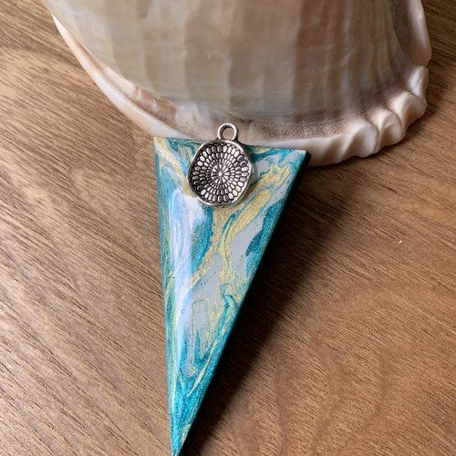 Pendentif triangulaire