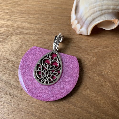 Pendentif nacré rose