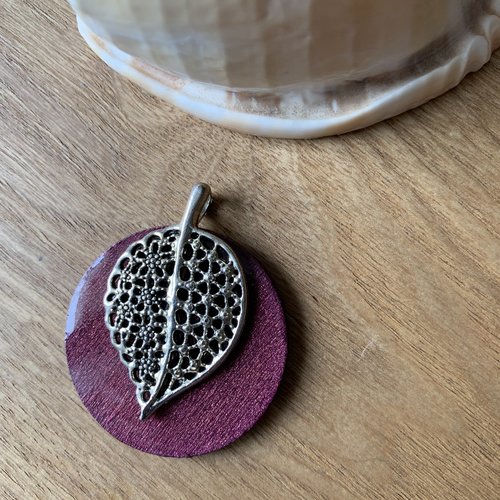 Pendentif prune argenté 38 mm