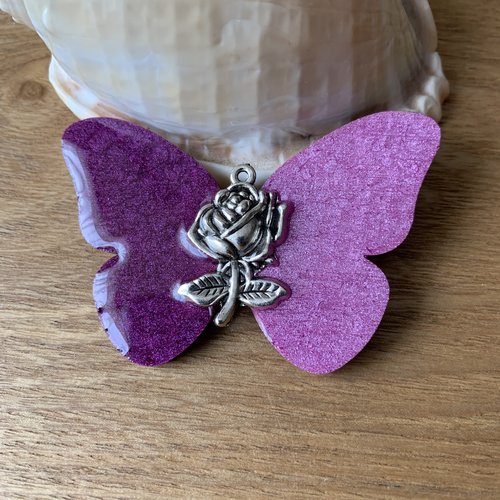 Pendentif papillon camaïeu prune nacré