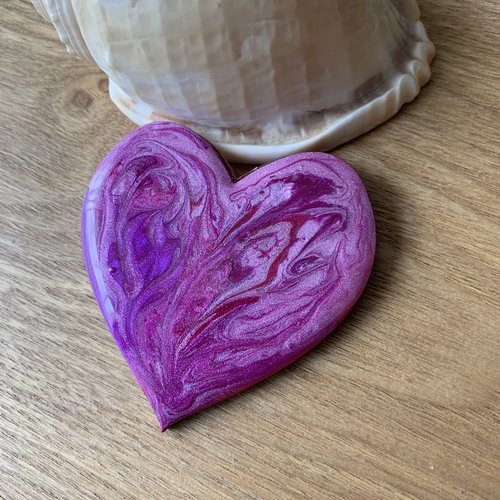 Grand cabochon cœur en bois résiné