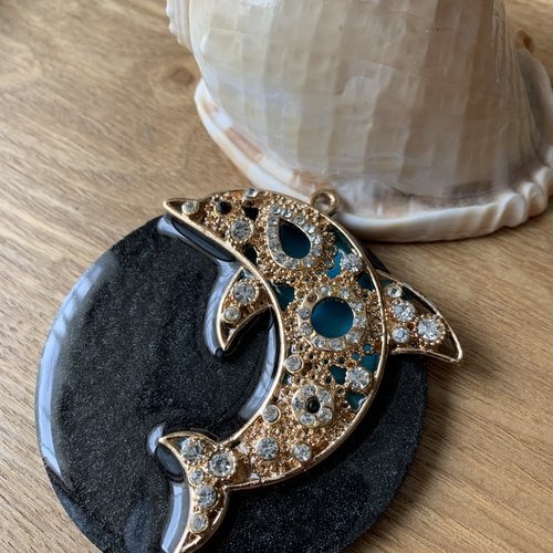 Gros pendentif dauphin