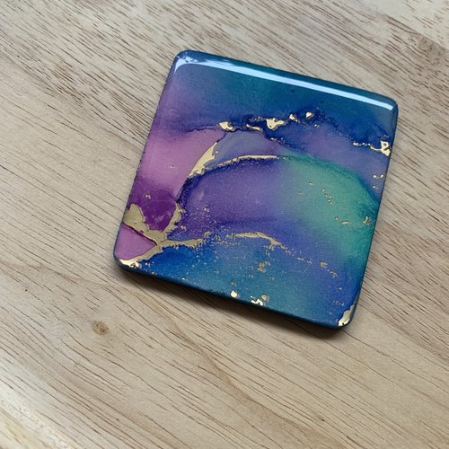 Embellissement carré multicolore 55 mm pour création