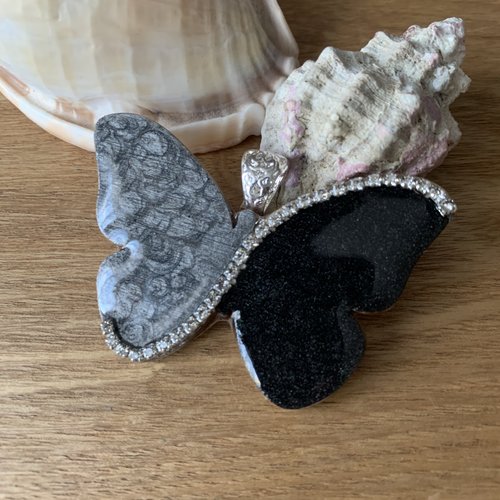 Pendentif papillon unique fait main