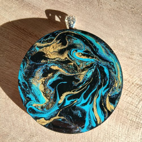 Gros pendentif unique noir multicolores