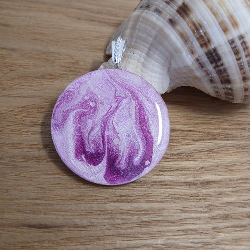 Pendentif en bois resiner camaïeu rose