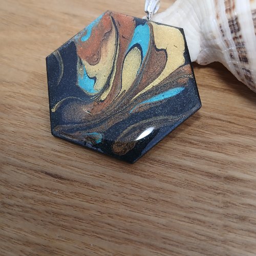 Pendentif multicolores en bois resiner