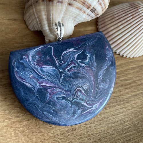 Gros pendentif camaïeu bleu violacé