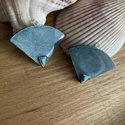 Duo de pendentifs triangulaires fait main